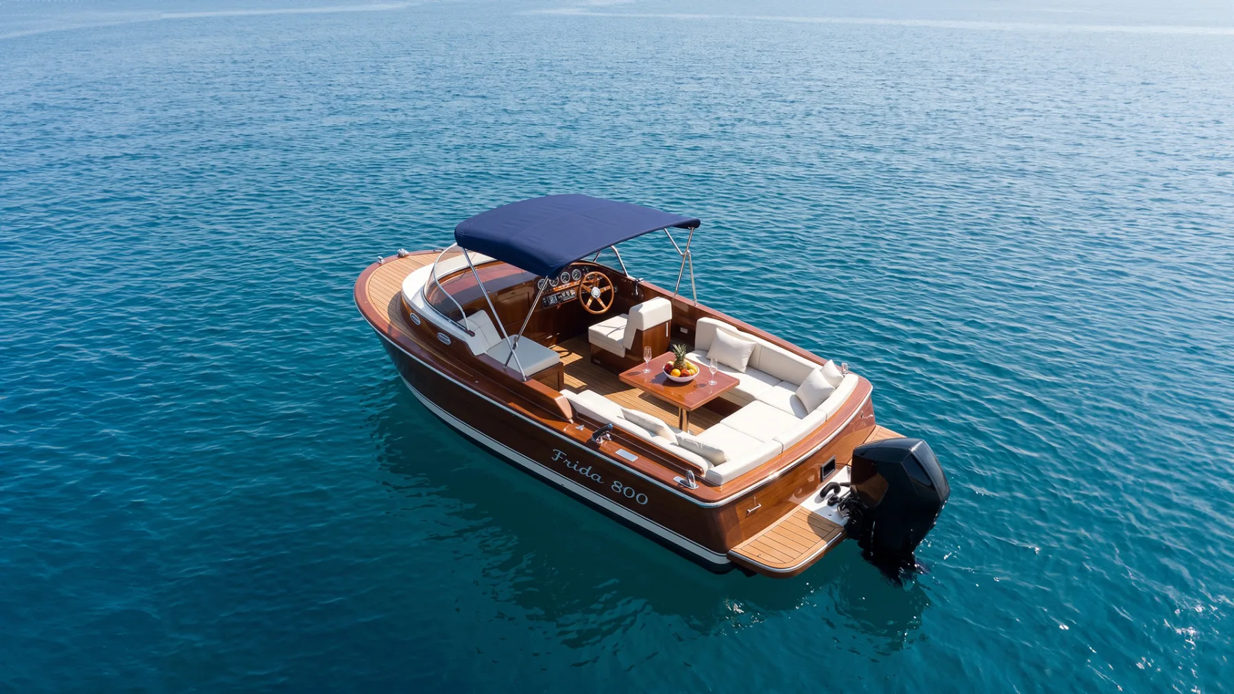 Frida 800, On the water